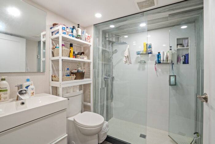 SOLD: 63 Edwin Avenue 30 43