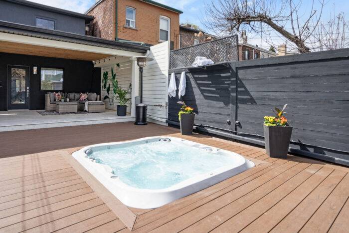 SOLD: 63 Edwin Avenue 34 47