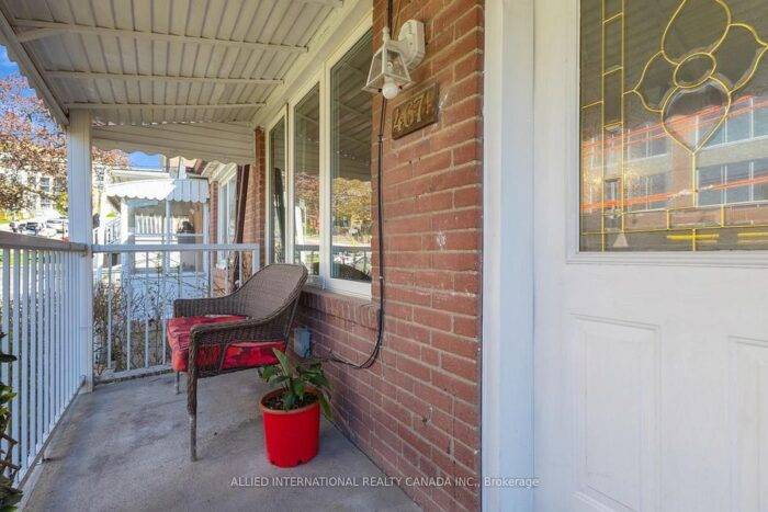SOLD: 467 Gilbert Ave 5 L3RycmViL2xpc3RpbmdzLzQxLzE5LzY1LzUzL3AvODU4NmJjZjEtYWY2NS00NWVjLTg4NzItMTY3OTcwZWU3ZWNlLmpwZw