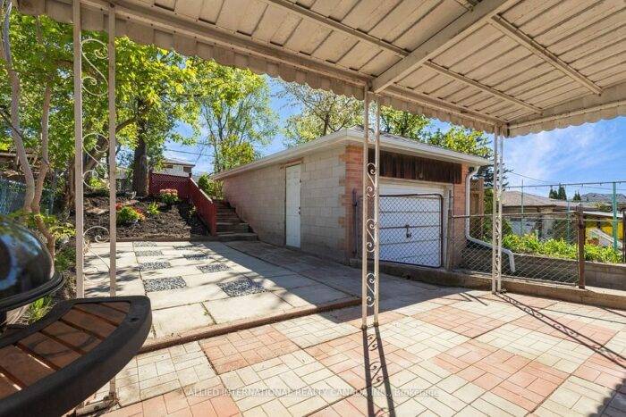 SOLD: 467 Gilbert Ave 9 L3RycmViL2xpc3RpbmdzLzQxLzE5LzY1LzUzL3AvYzY3NTFmMDctNzg0YS00ZDFlLTk1NDQtMGZmYjYwYmViYjRlLmpwZw